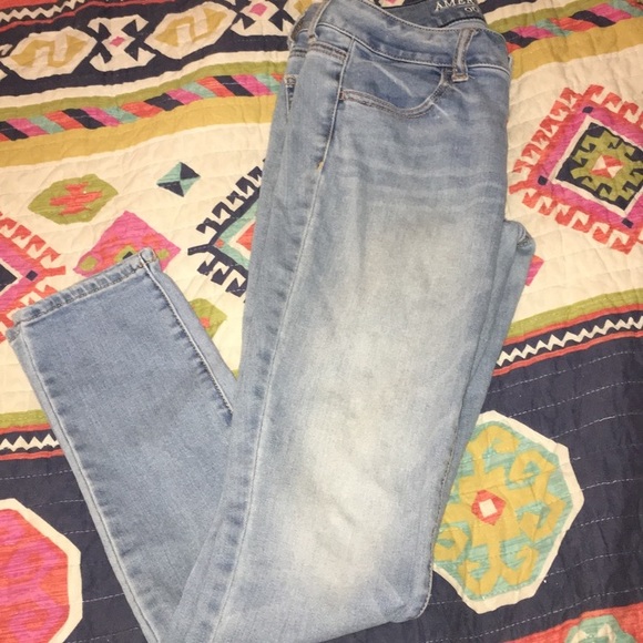 American Eagle Outfitters Denim - Light wash American Eagle jeans